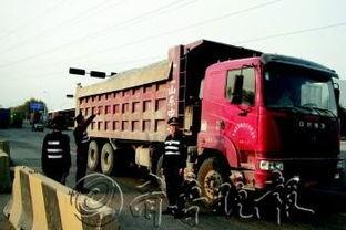 国产卡车拉石子视频播放