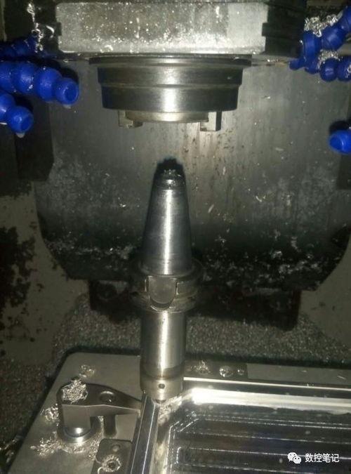 国产双燃料机下水视频,创新动力，绿色未来启航