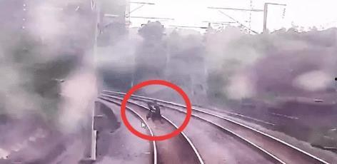 国产铁路碰撞视频